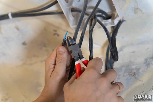 Trimming electrical wires for a junction box