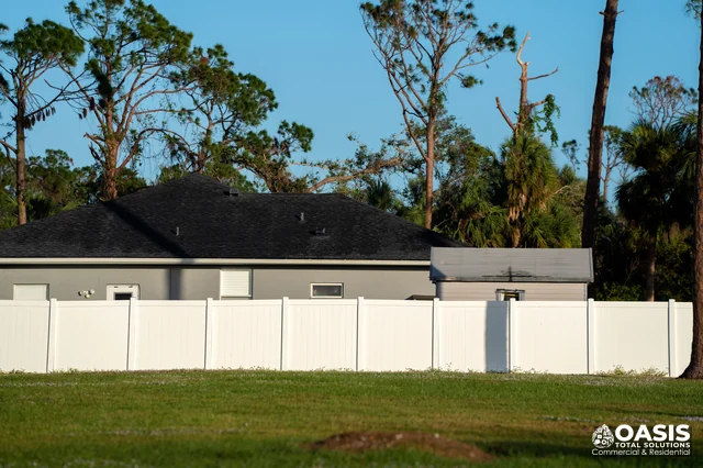 Residential vinyl fence enclosure
