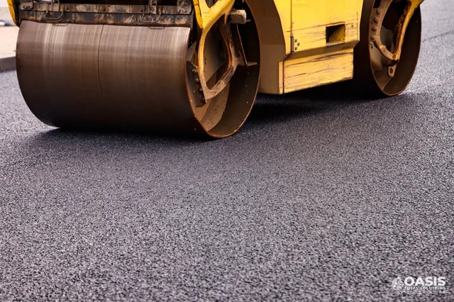 Double-drum roller finishing asphalt compaction